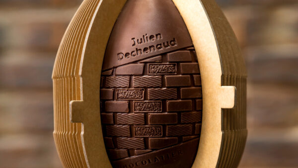 oeuf signature avec packaging chocolat noir Julien Dechenaud