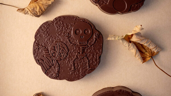 Palet squelette au chocolat noir halloween par Julien Dechenaud.