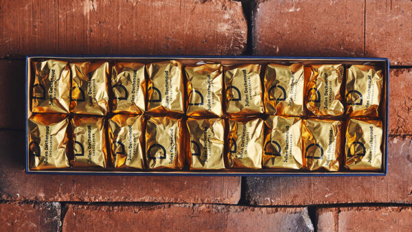 Boite de 18 marrons glacés du chef chocolatier Julien Dechenaud