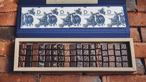 Boite de 68 chocolats pralinés du chef chocolatier Julien Dechenaud