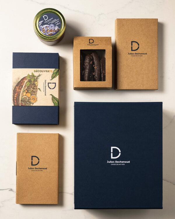 Coffret cadeaux sachet orangette,, pâte à tartiner, boite découverte et deux tablettes par Julien Dechenaud chocolatier.