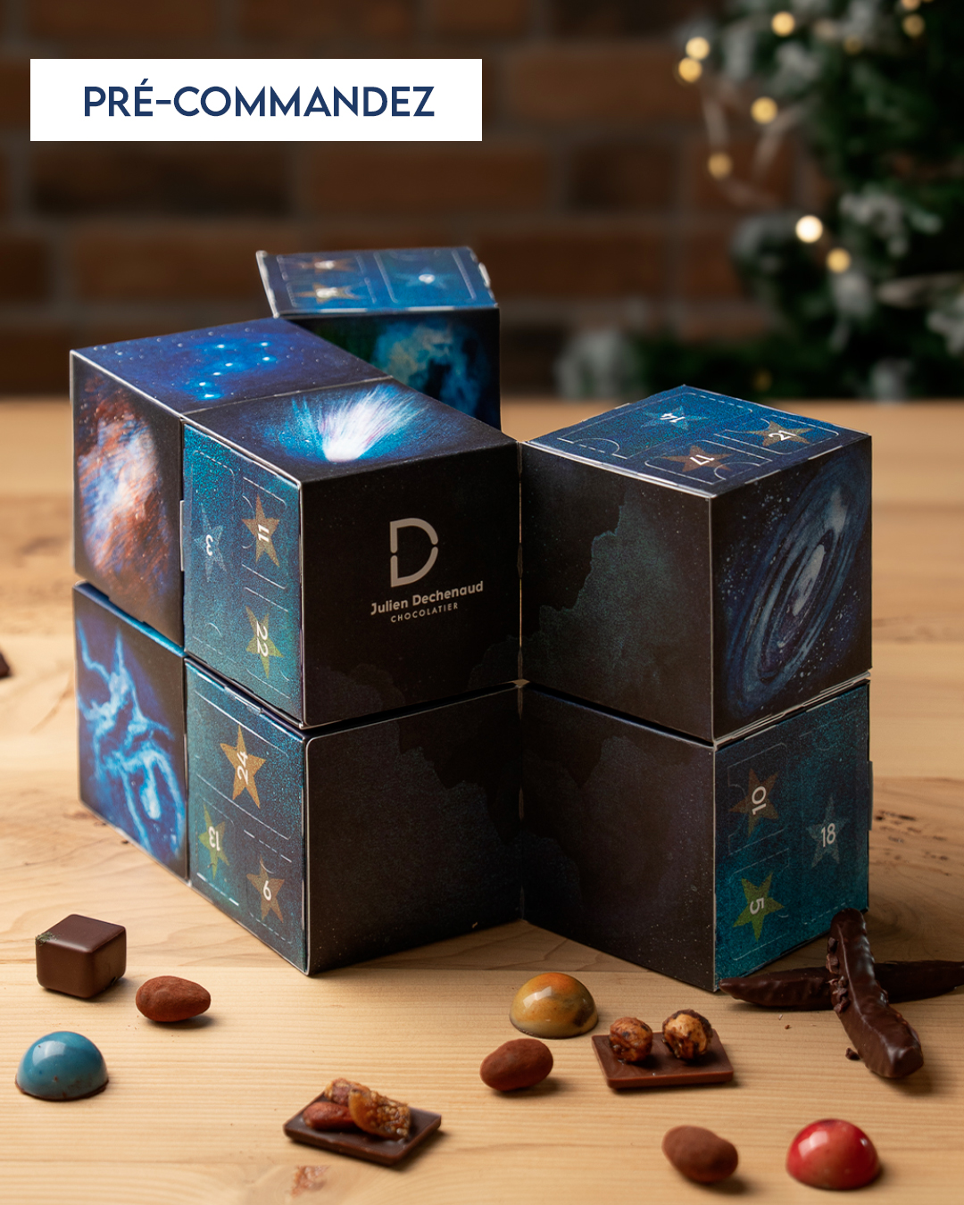 Précommandez le calendrier de l'Avent Julien Dechenaud. Un calendrier de l'Avent qui renferme 24 surprises chocolatées.